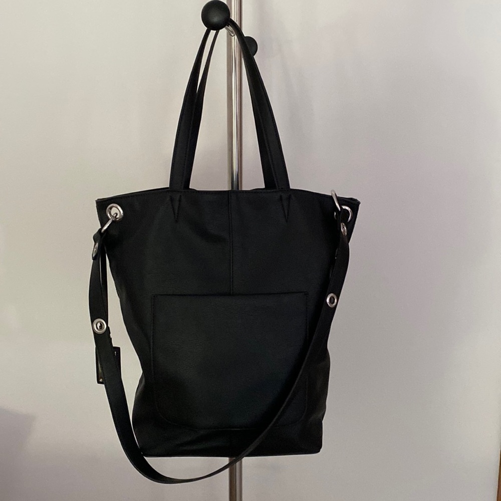 Simply Vera Vera Wang black tote with silver hardware.